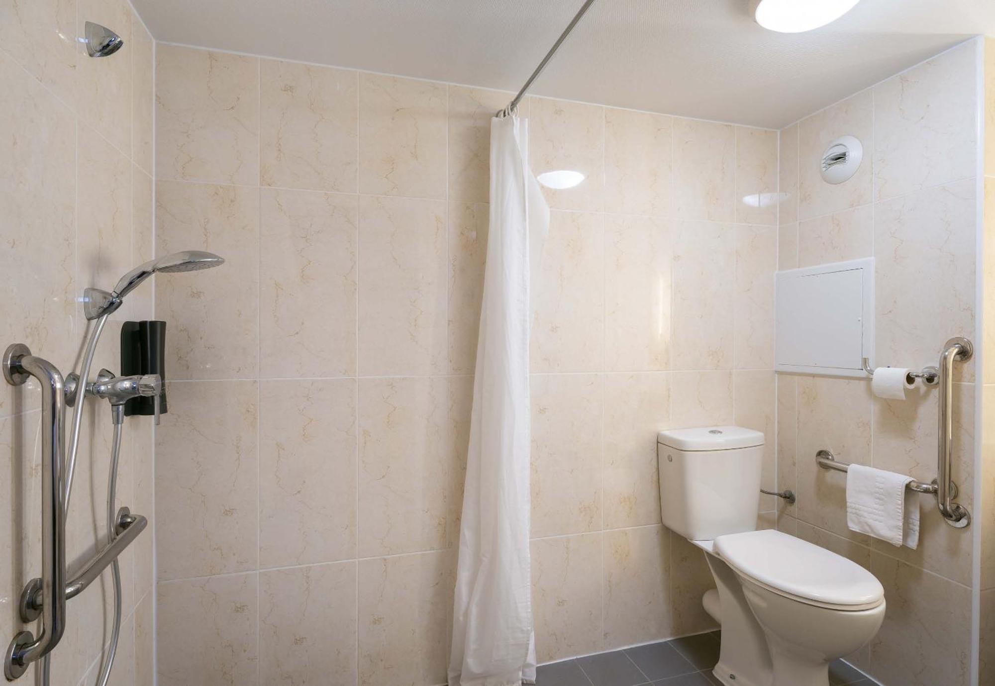 B&B Hotel Lorient 라네스테 외부 사진