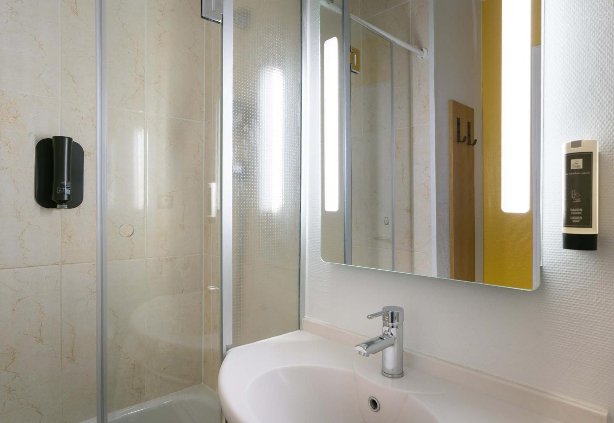 B&B Hotel Lorient 라네스테 외부 사진